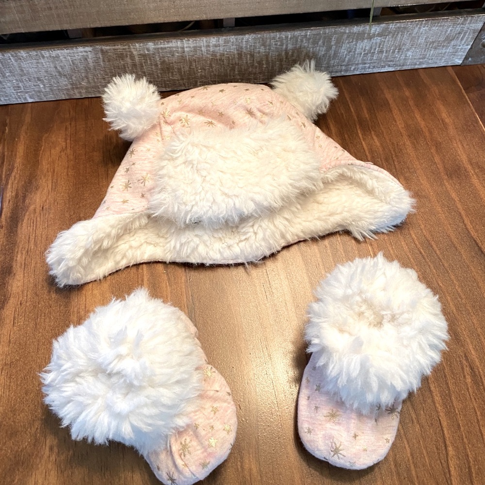 Pottery Barn Kids Cuddly Hat and Booties